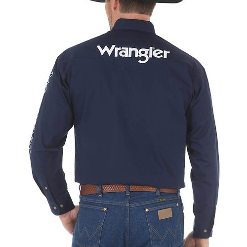 Men's Wrangler® Logo Long Sleeve Button Down Solid Shirt